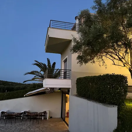 Apartment Hiliadou *