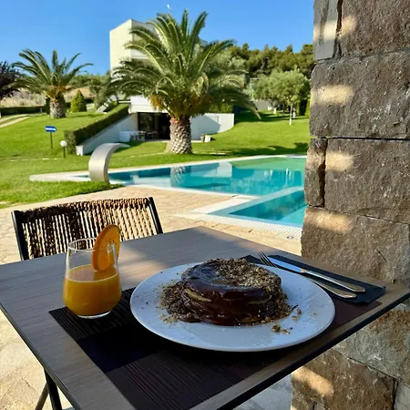 Hiliadou Boutique Possidi