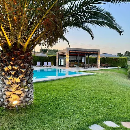 Hiliadou Boutique * Possidi