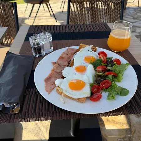 Hiliadou Boutique * Possidi