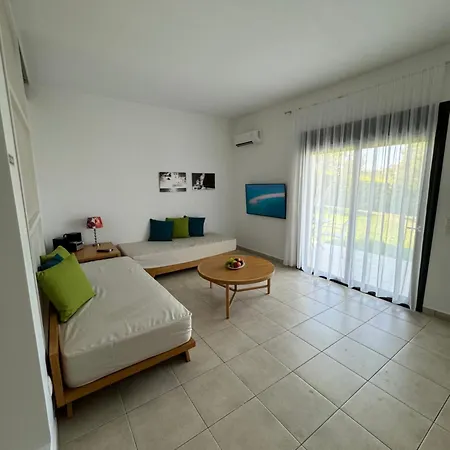 Apartment Hiliadou *